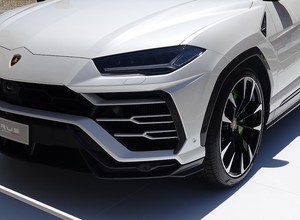 Kierowca Lamborghini szalał pod kościołem w Bielsku-Białej. Był pod wpływem narkotyków