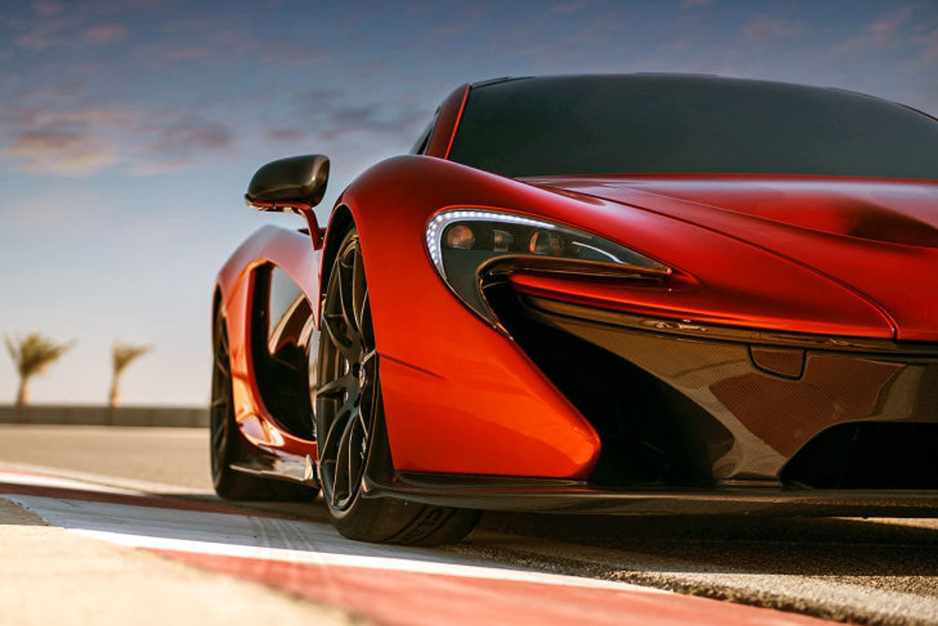 McLaren P1