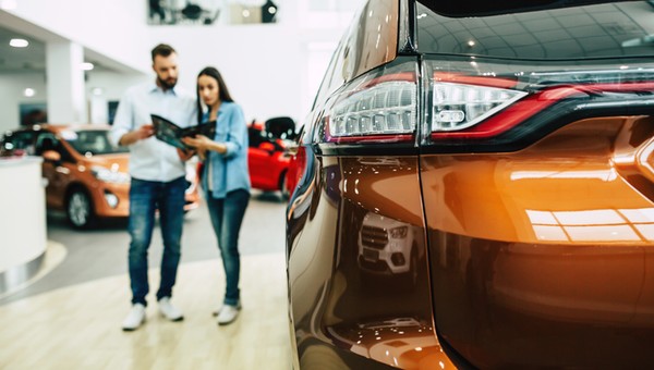 W ten sposób obniżysz ratę za auto o jedną trzecią. Jest jednak pewien warunek