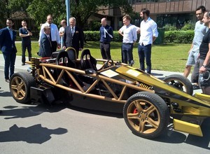 Wyścigowy bolid - praca dyplomowa studentów PK