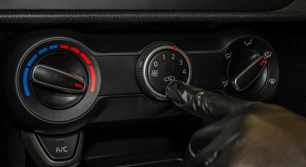 Włączasz ogrzewanie ma max? Dopóki silnik nie jest ciepły, niewiele dobrego z tego wyniknie