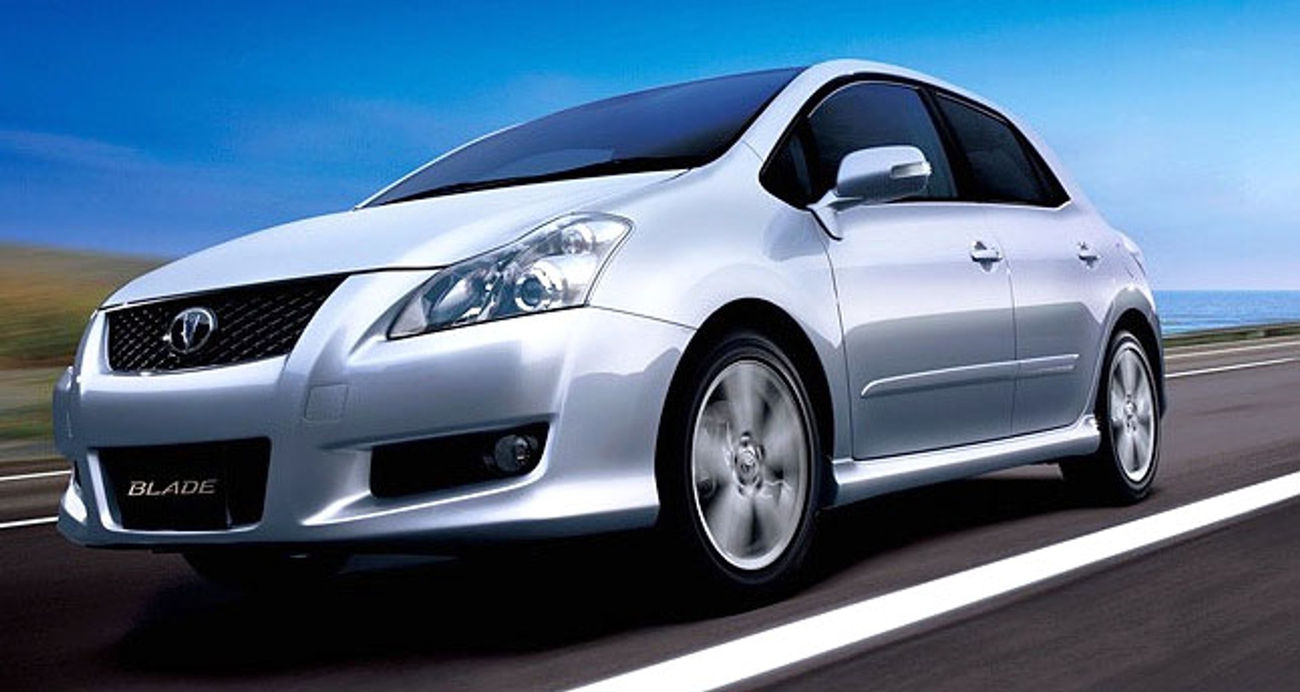 Japoński Super-Auris: Toyota Blade teraz z 6-cylindrowcem