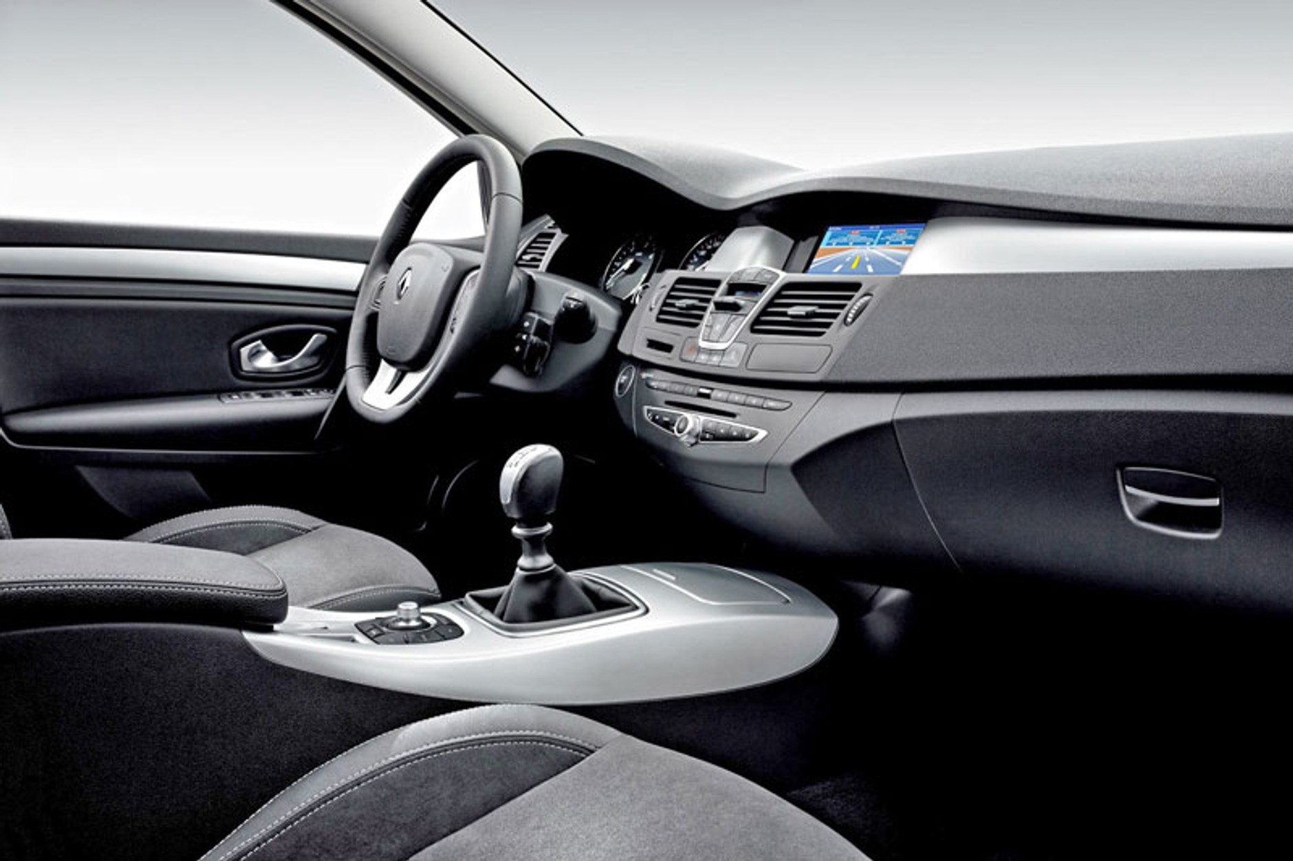 Nowy Renault Laguna – zaskakujący design (pierwsze zdjęcia)