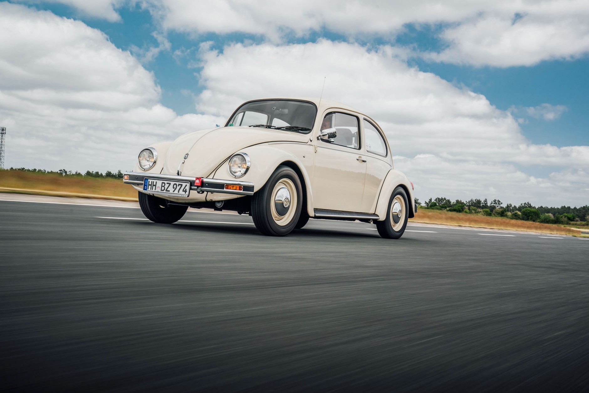 Volkswagen Garbus kontra Porsche 911 GT3 RS