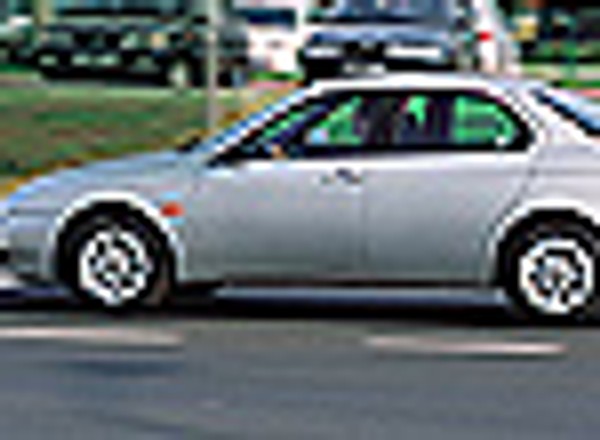 Alfa Romeo 156 1.6 TS - Z sercem pod maską