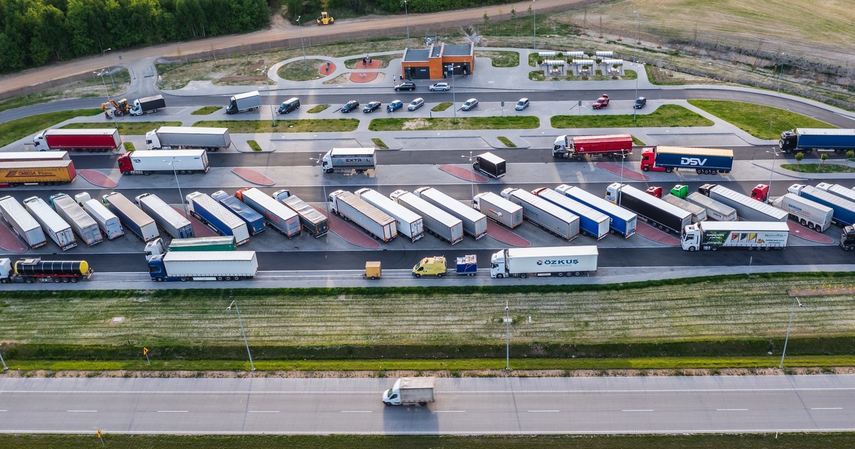 Na MOP-ach jeszcze do niedawna można było spotkać osoby oferujące bezwartościowe "kosztowności"