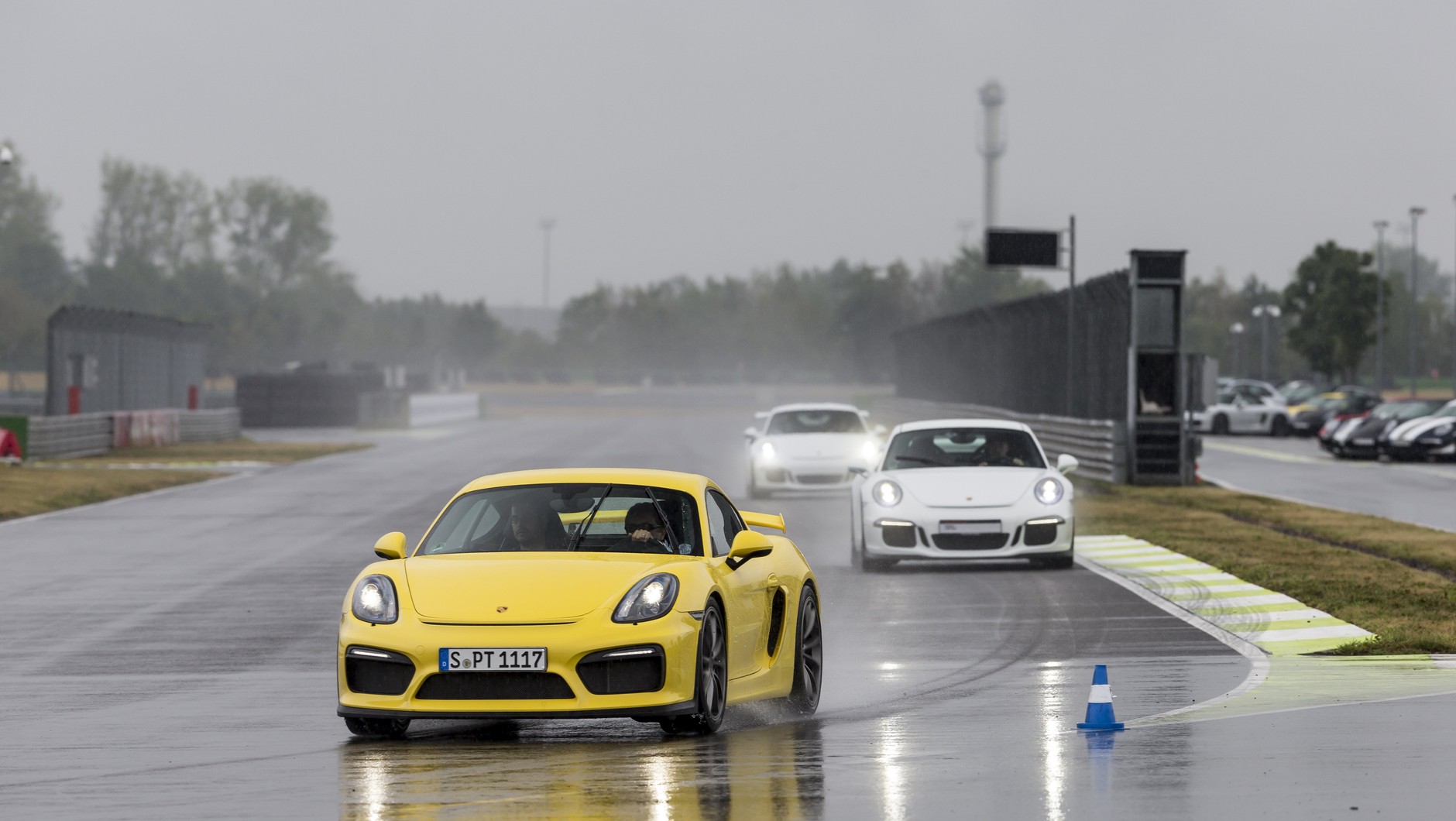 Porsche Cayman GT4