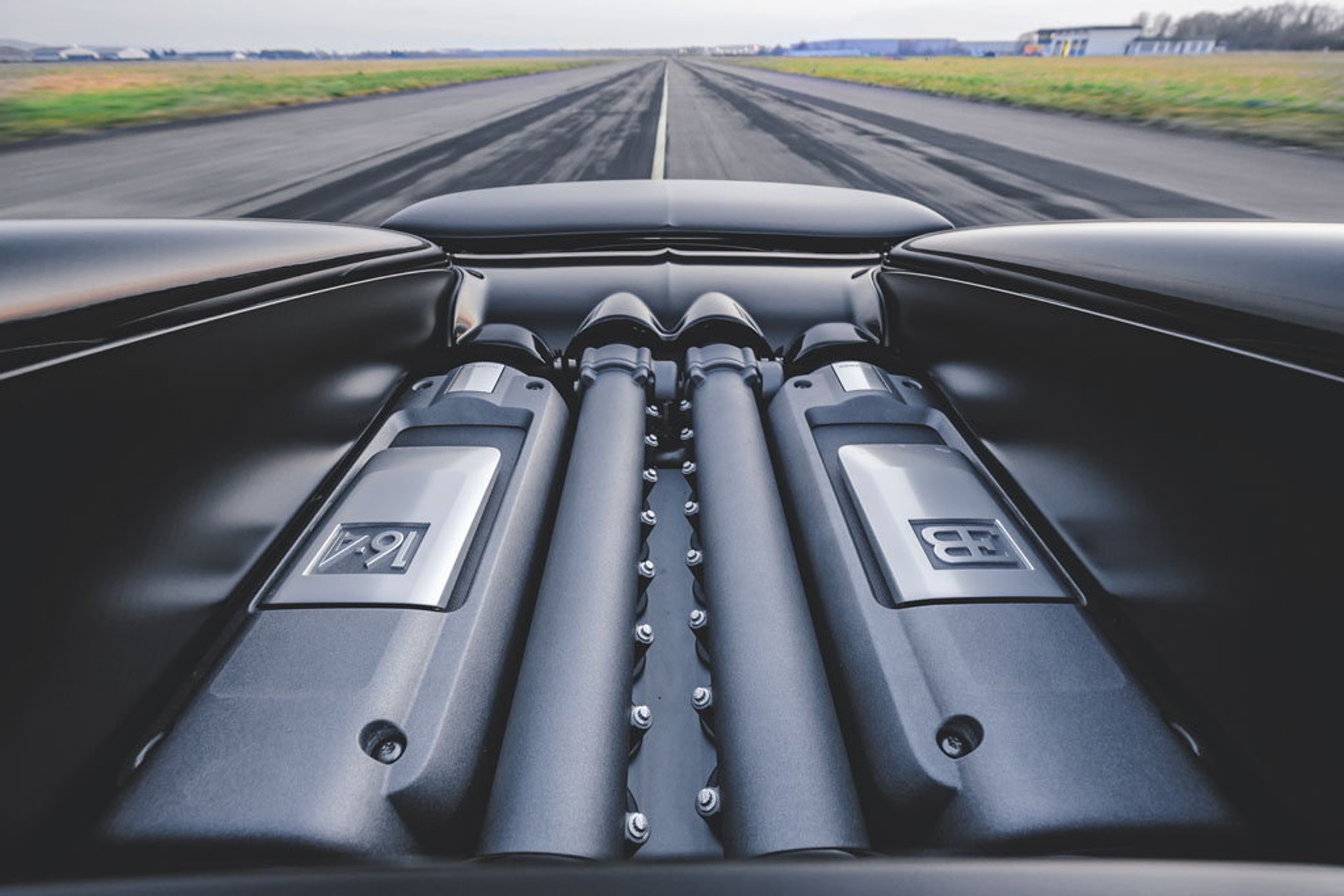 Koniec produkcji Bugatti Veyrona - Pożegnalny gaz do dechy