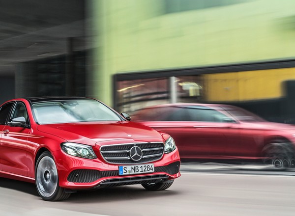Mercedes-Benz liderem klasy premium