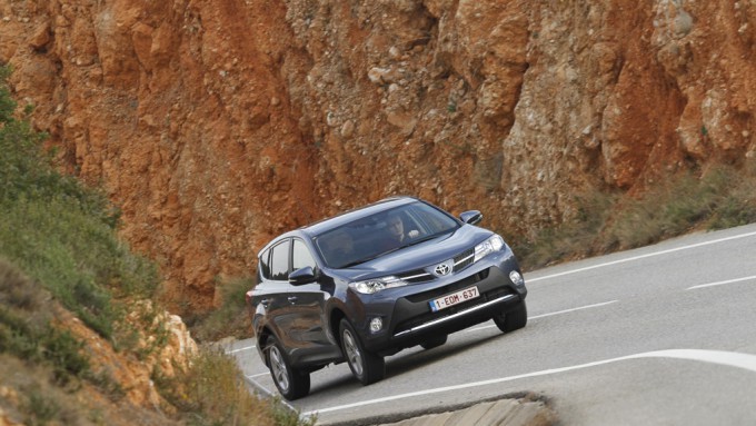 Nowa Toyota RAV4: SUV zrobiony według sprawdzonego przepisu