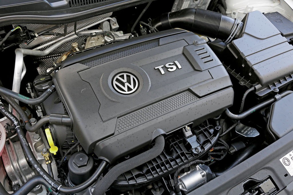 Niby są inne, a jednak... - Nissan Juke Nismo RS kontra VW Polo GTI