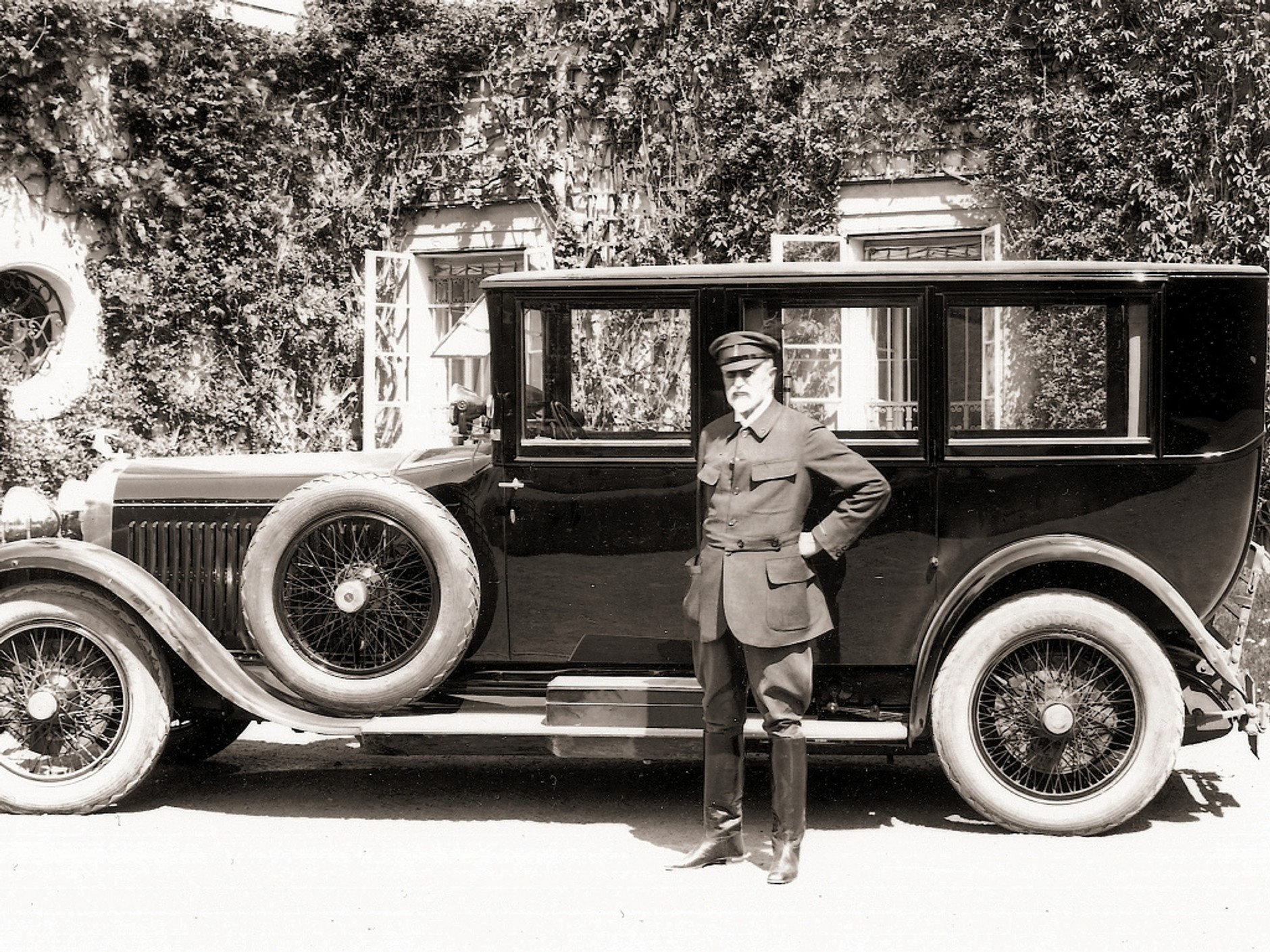 85 lat samochodów z logo Škody