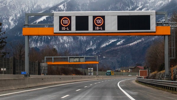 W Austrii uważaj na tajemniczy skrót IG-L. Jeśli nie zwolnisz, kara będzie bolesna