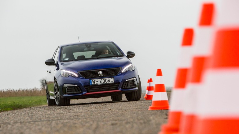 Peugeot 308 GTi - przeniesie cię w świat wyścigów