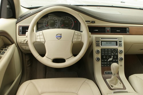 Volvo V70 2.4 D5 Summum - Szwedzki w każdym calu