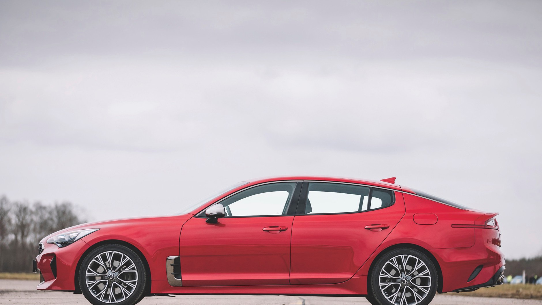 Atak na klasę premium - Audi A5, BMW serii 4 i Kia Stinger