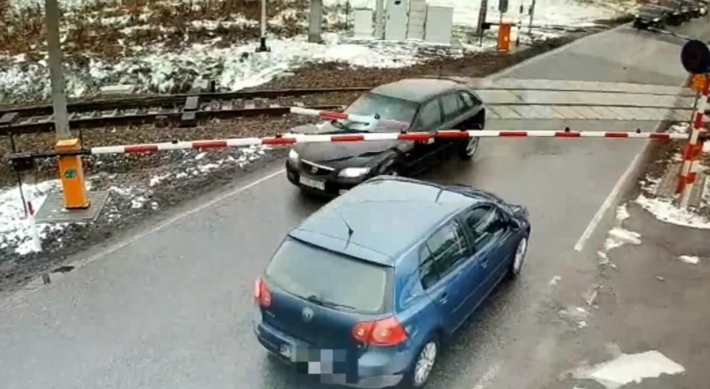 Taranowanie zapór kolejowych