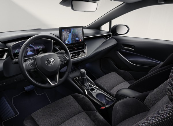 Akcja aktualizacja. Toyota Corolla dostała kilka nowości na 2025 r.