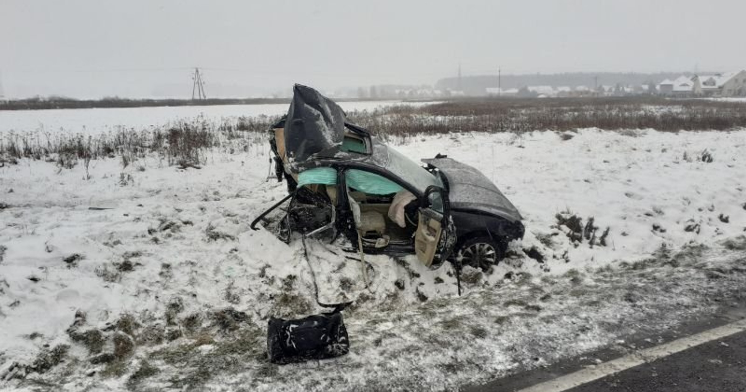 Jaguar się rozpadł, jego kierowca miał ponad 2 promile