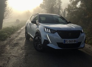 Nowy Peugeot 2008 – czy będzie hitem wśród małych SUV-ów?