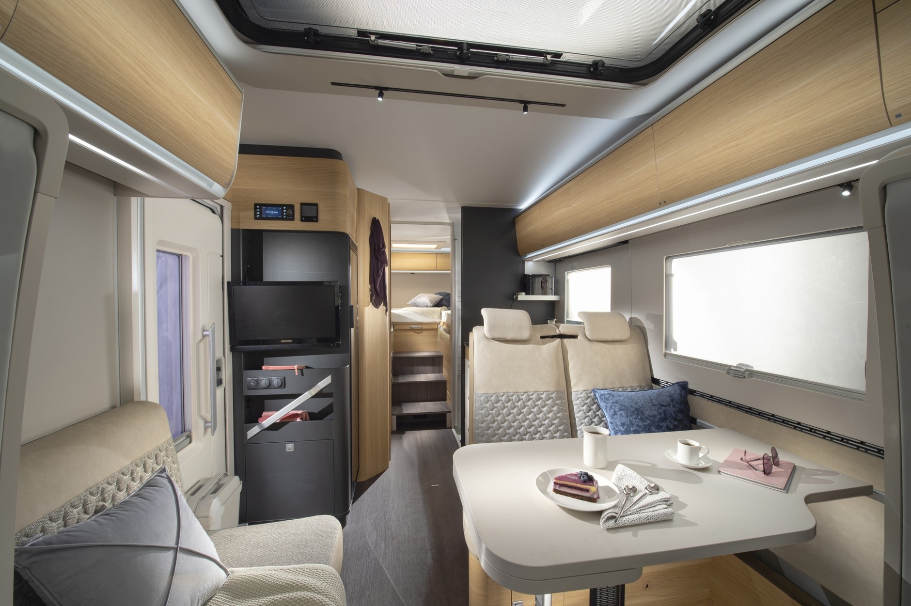 Adria Coral S-670sl