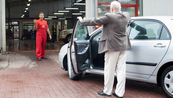 Koronawirus w Polsce - jak pracują salony i serwisy samochodowe?