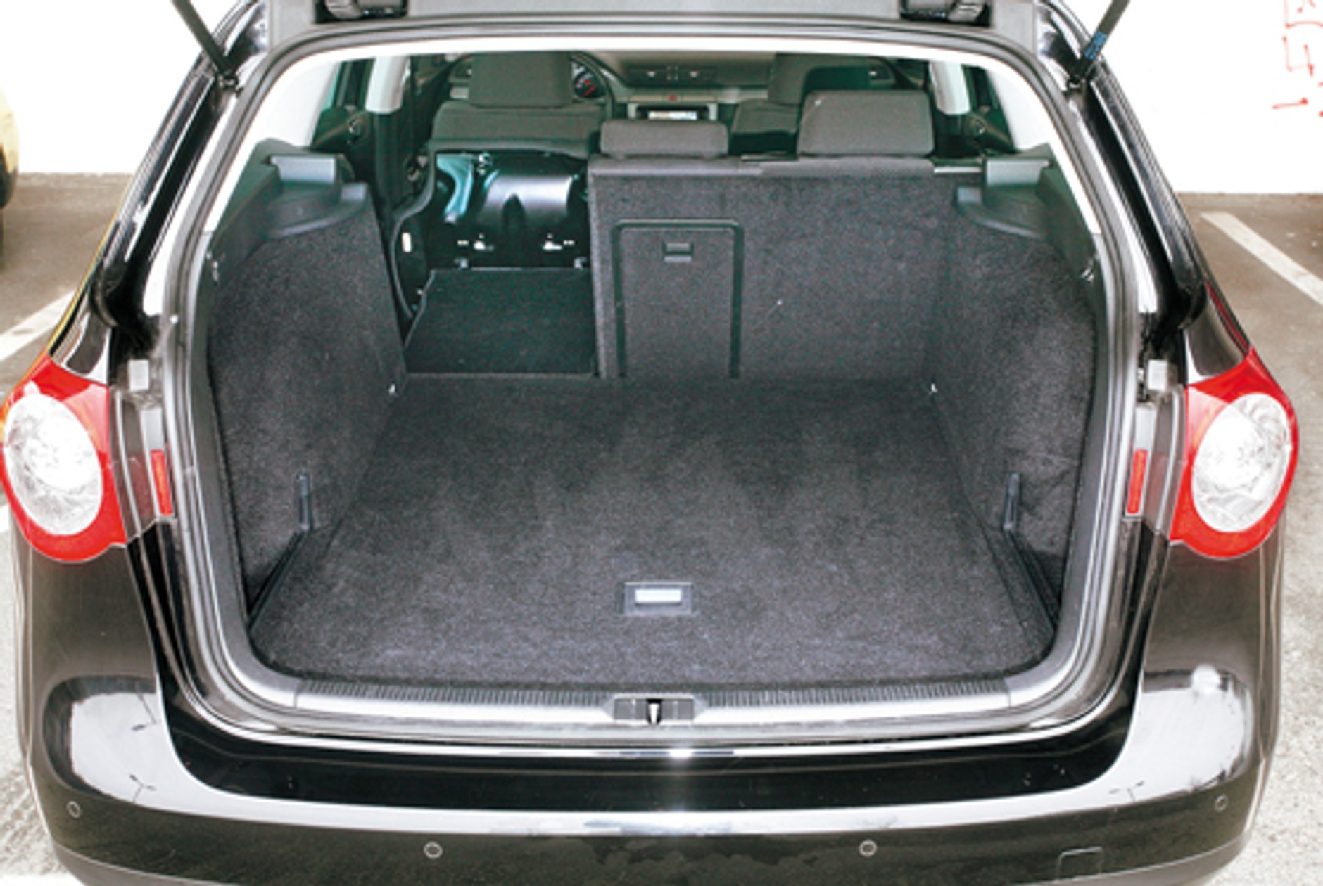 Opel Insignia kontra Renault Laguna Grandtour i Volkswagen Passat Variant: Czy kombi Opla pokona konkurentów?