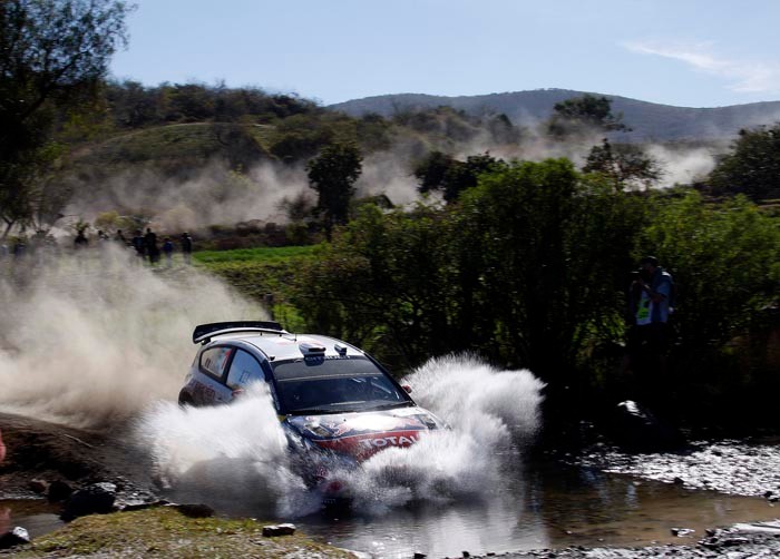 Rajd Meksyku 2010: faworyci za Petterem Solbergiem - Loeb ucieka, Hirvonen próbuje gonić (relacja z 2. etapu)