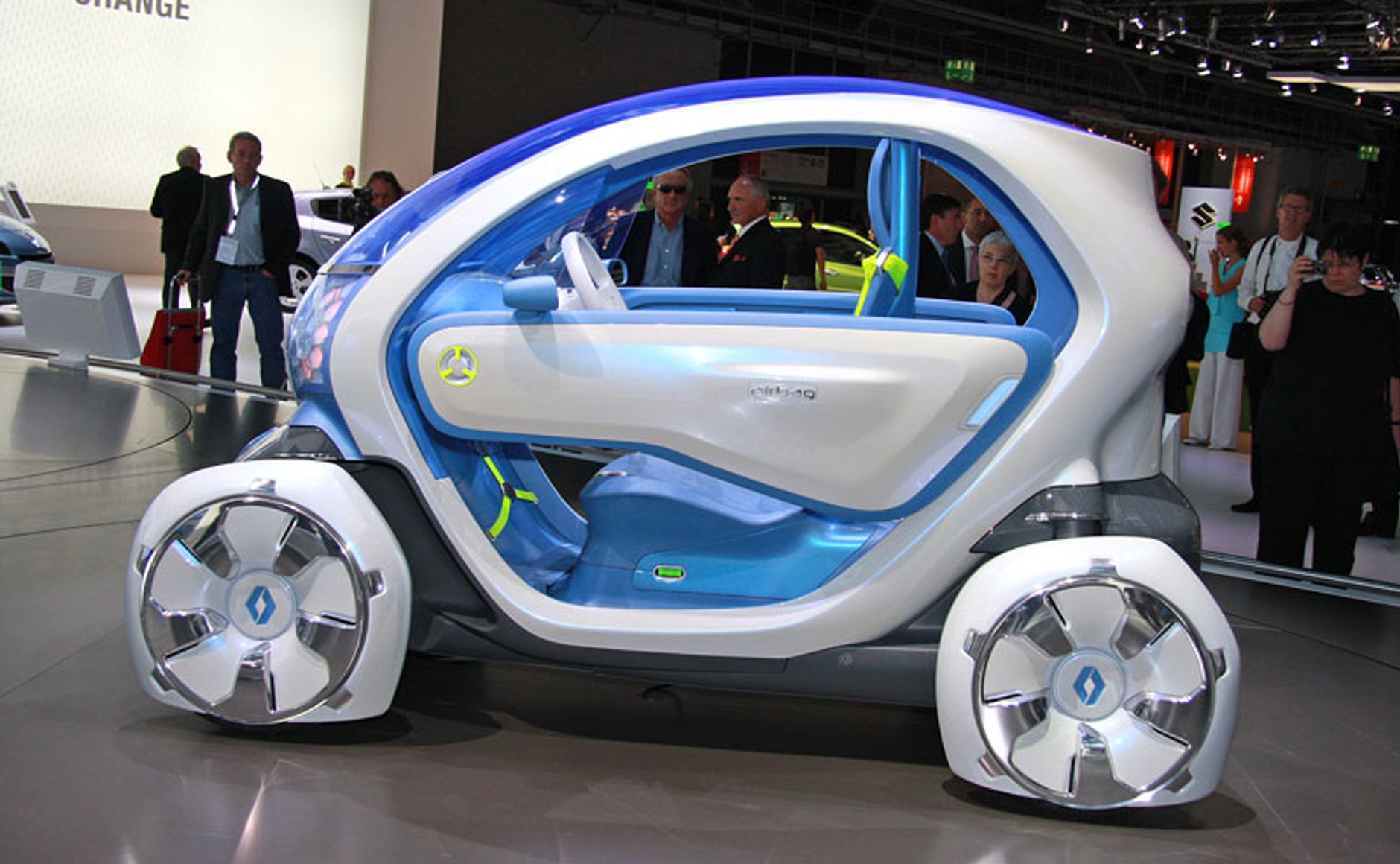 IAA Frankfurt 2009: Renault Twizy Z.E. - elektryczny skuter na czterech kołach