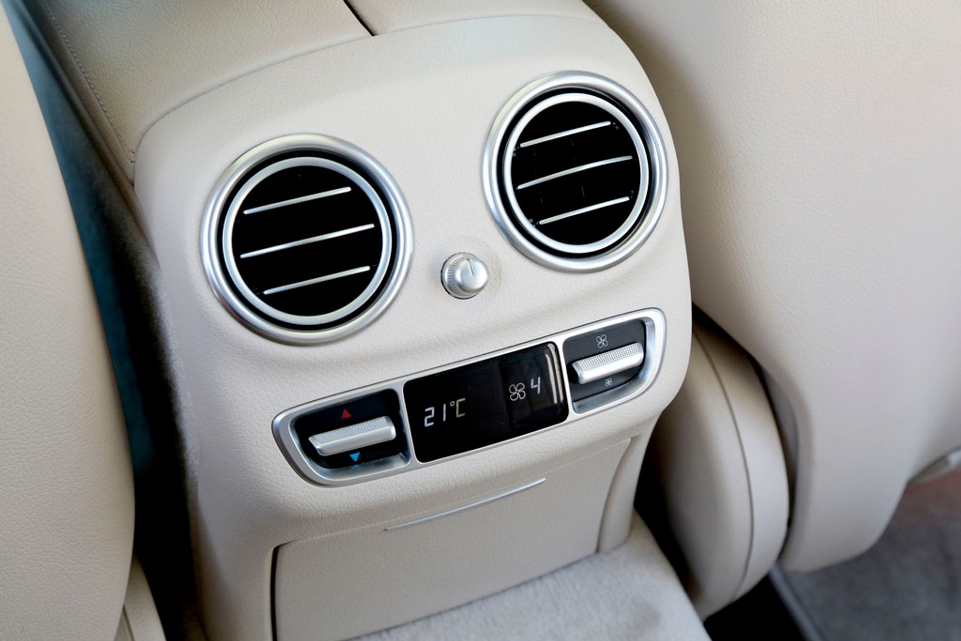 Mercedes E 220d - czy jest wystarczająco inteligenty na nasze drogi?