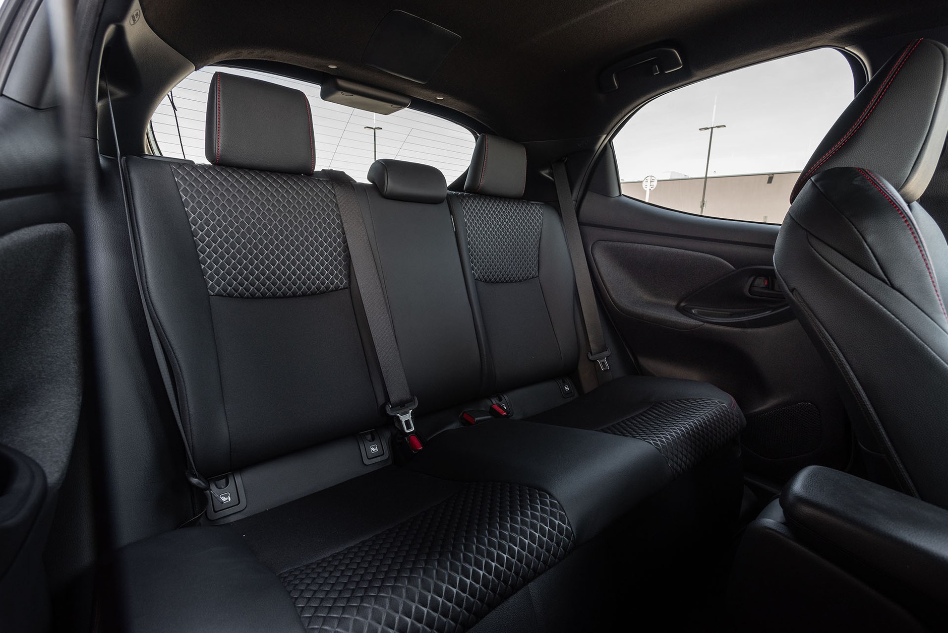 Nowa Toyota Yaris - ta hybryda ma naprawdę sens