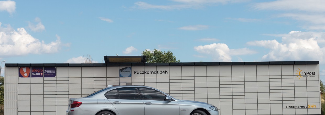 Nowa technologia w paczkomatach. Telefon może zostać w kieszeni