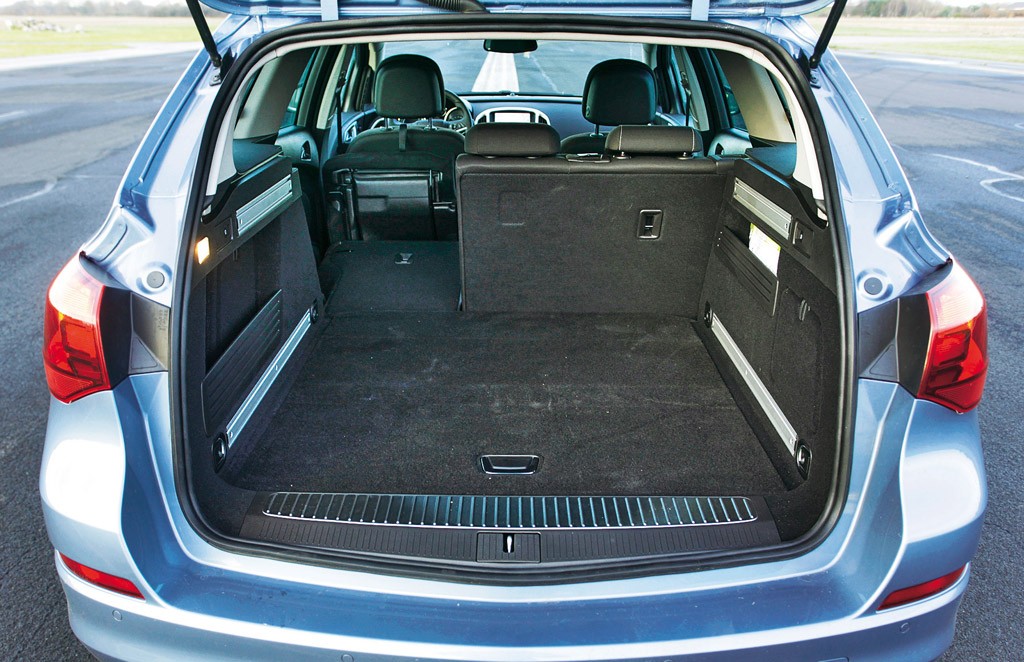 Opel Astra Sports Tourer 2.0 CDTI: Opel nieźle kombinuje!
