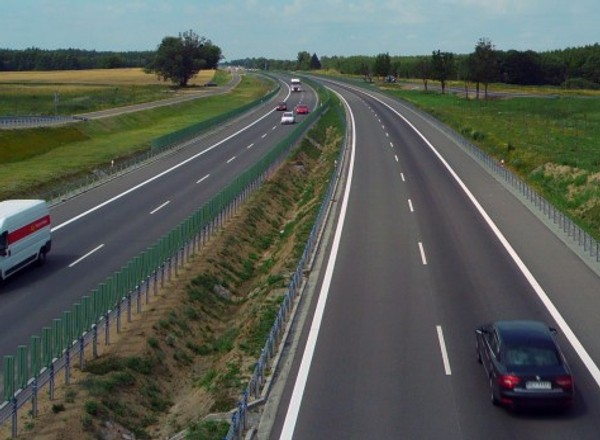 Siedem firm zainteresowanych budową kontrowersyjnej drogi S16 przez Mazury
