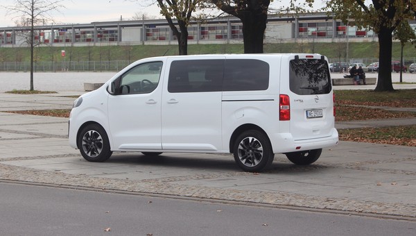 Opel Zafira Life 2.0 Diesel Elite Long – bus klasy biznes
