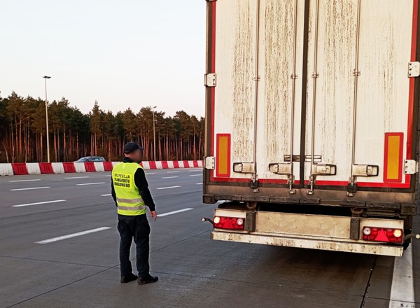 Kolejna rosyjska ciężarówka zatrzymana. Kierowca wpadł na autostradzie A2