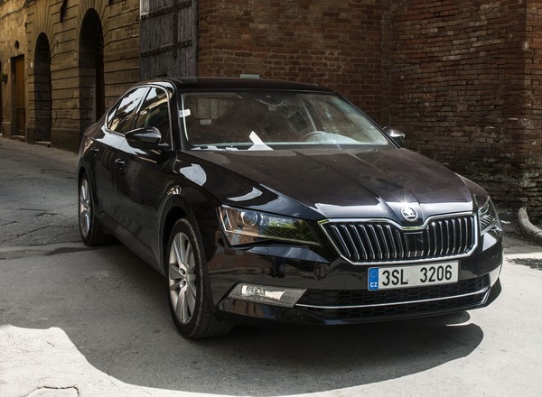 Nowa Skoda Superb - drżyj konkurencjo (pierwsza jazda)