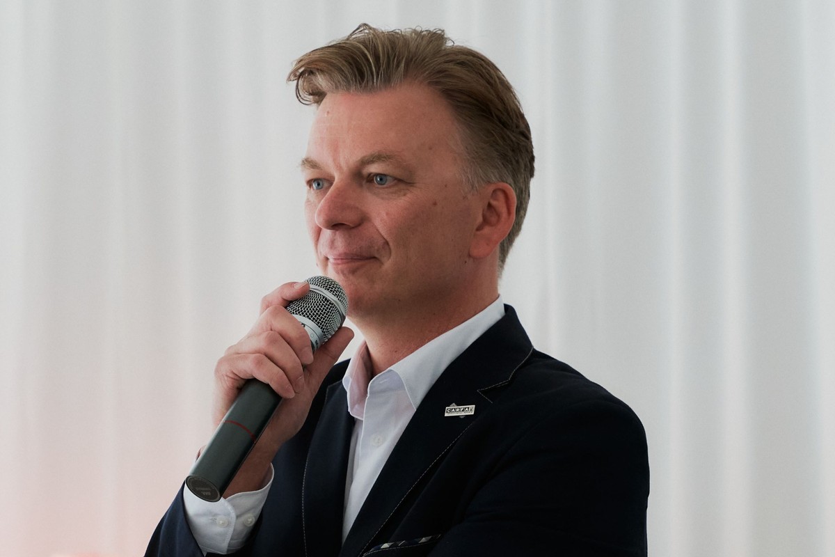 Robert Lewandowski z CARFAX-u gorzko o rynku używanych aut. Cofnięty licznik może mieć choćby co 3. pojazd sprowadzany do Polski