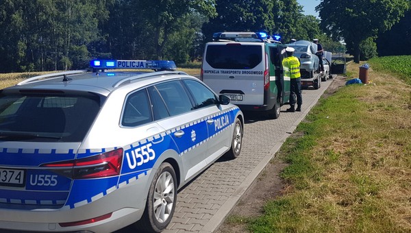 Kierowca auta z lawetą miał sporo na sumieniu. Zaczęło się od braku opłaty e-TOLL