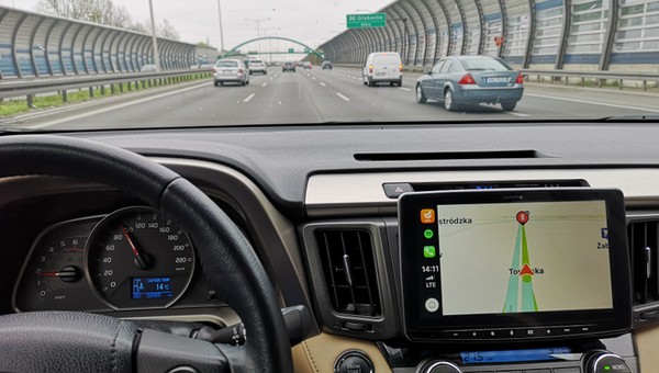 NaviExpert w Apple CarPlay