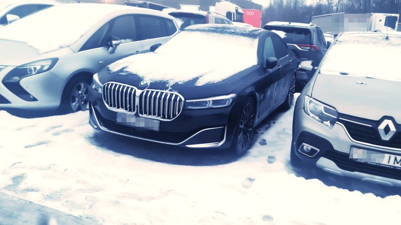 Odzyskane BMW serii 7, które miało trafić z Polski do Rosji
