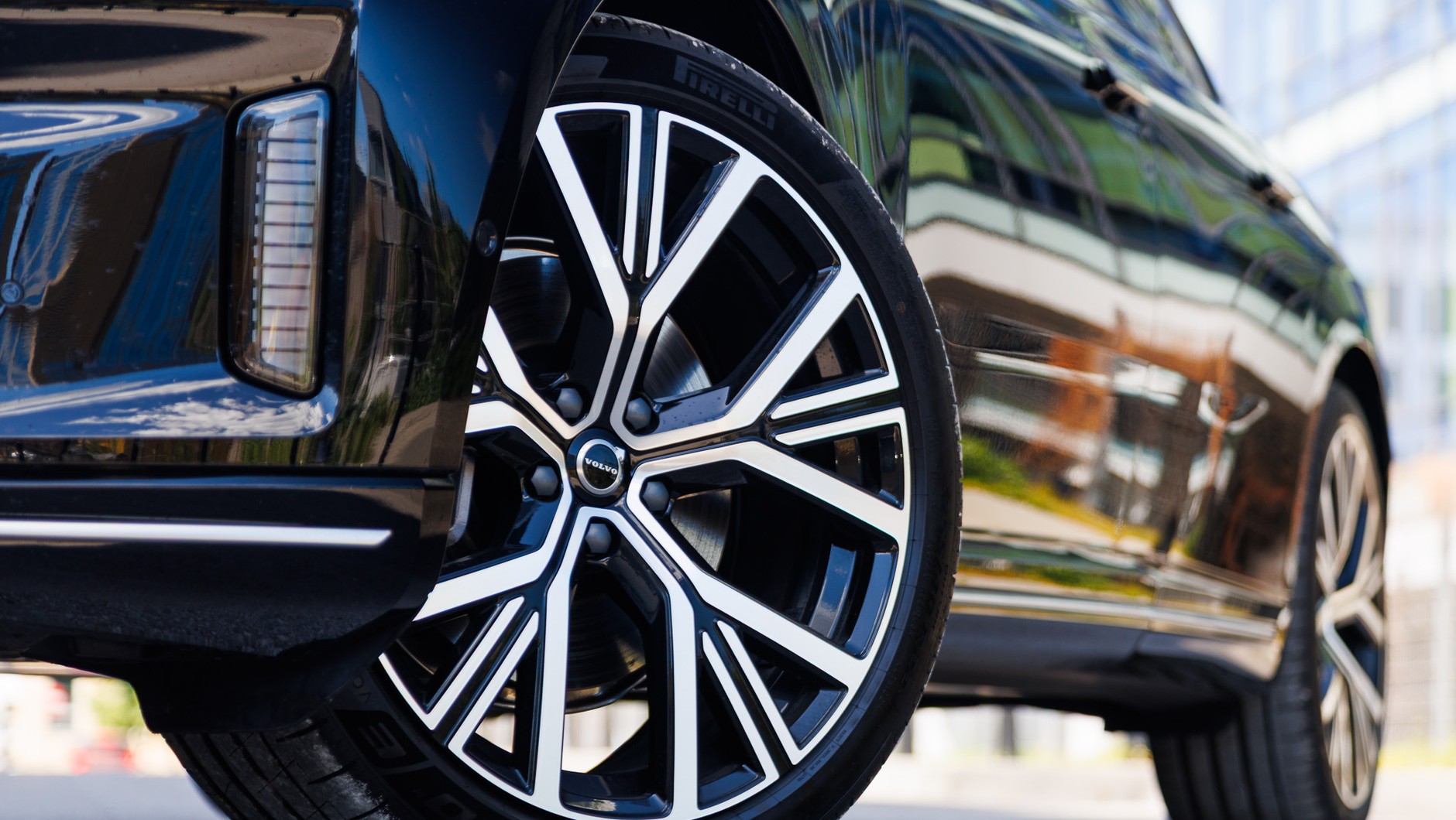 Volvo ES90