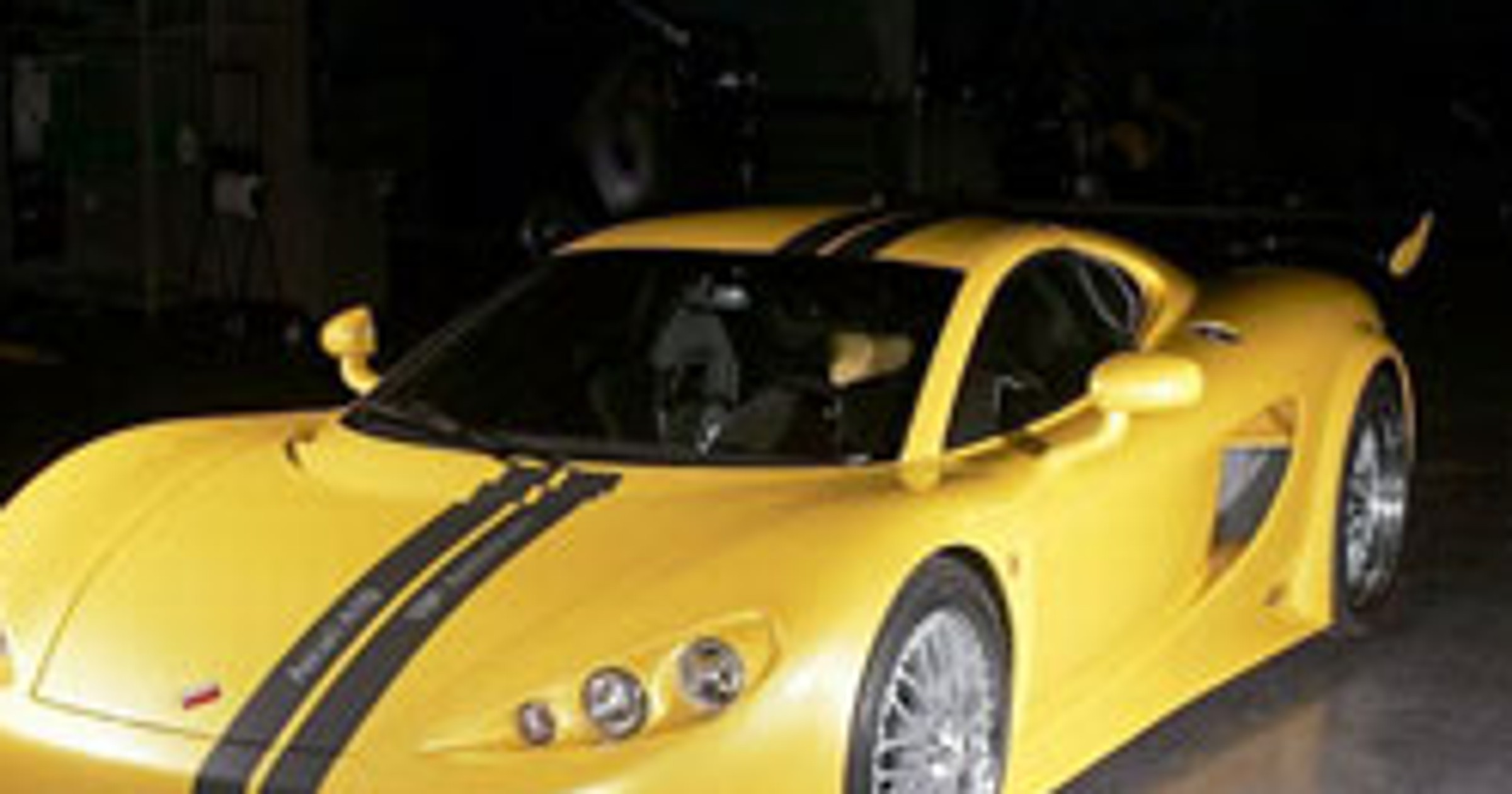 Ascari A10: brytyjska odpowiedź na Enzo FXX