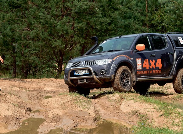 Szkoła jazdy w terenie - jak pokonywać koleiny?