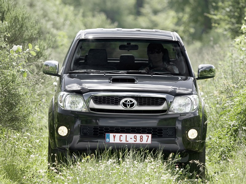 Toyota Hilux: restyling pickupa na nowy rok modelowy