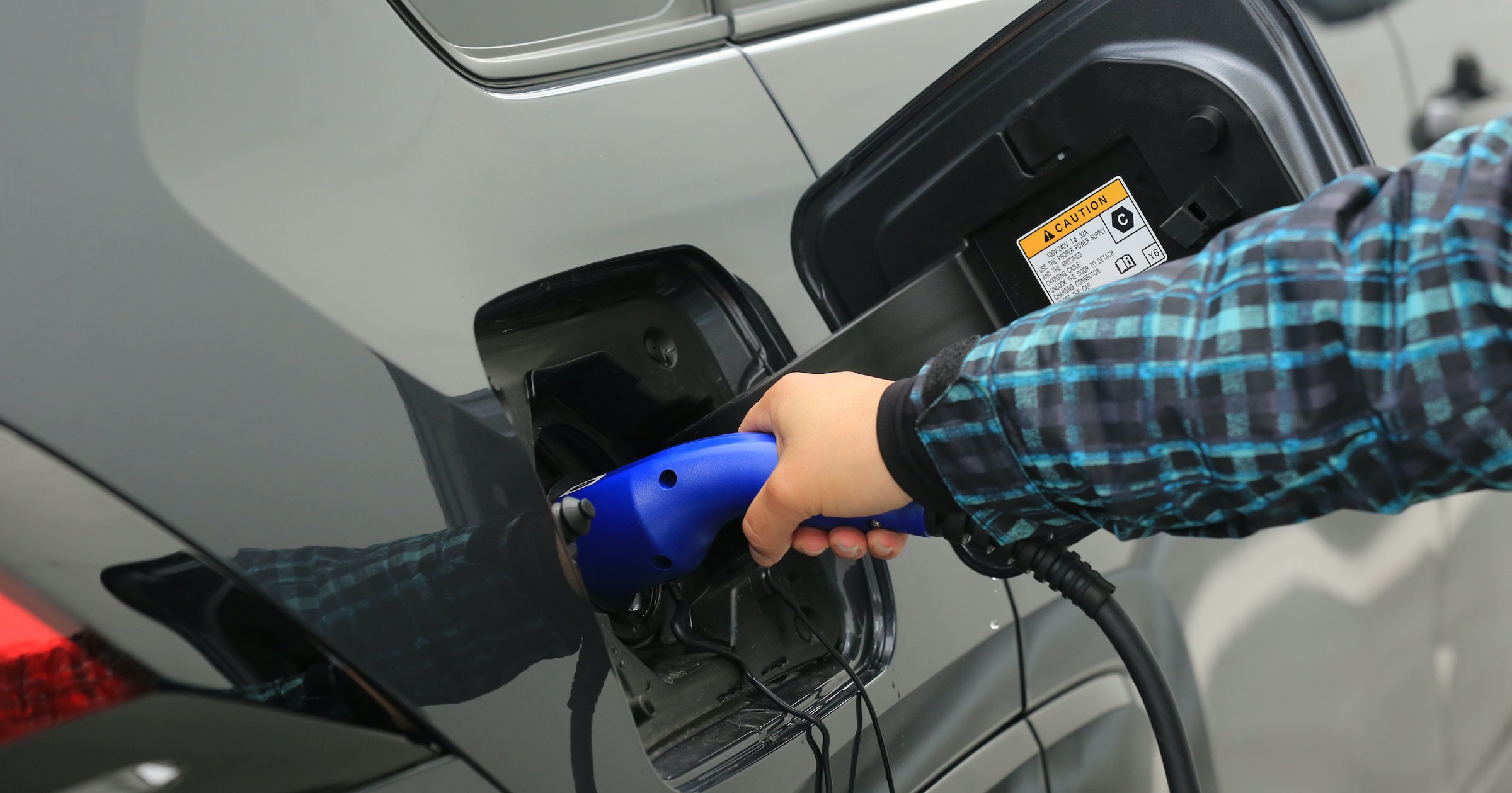 Ładowanie akumulatora napędu plug-in hybrid