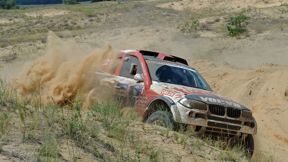 Hołowczyc wygrywa etap Silk Way Rally