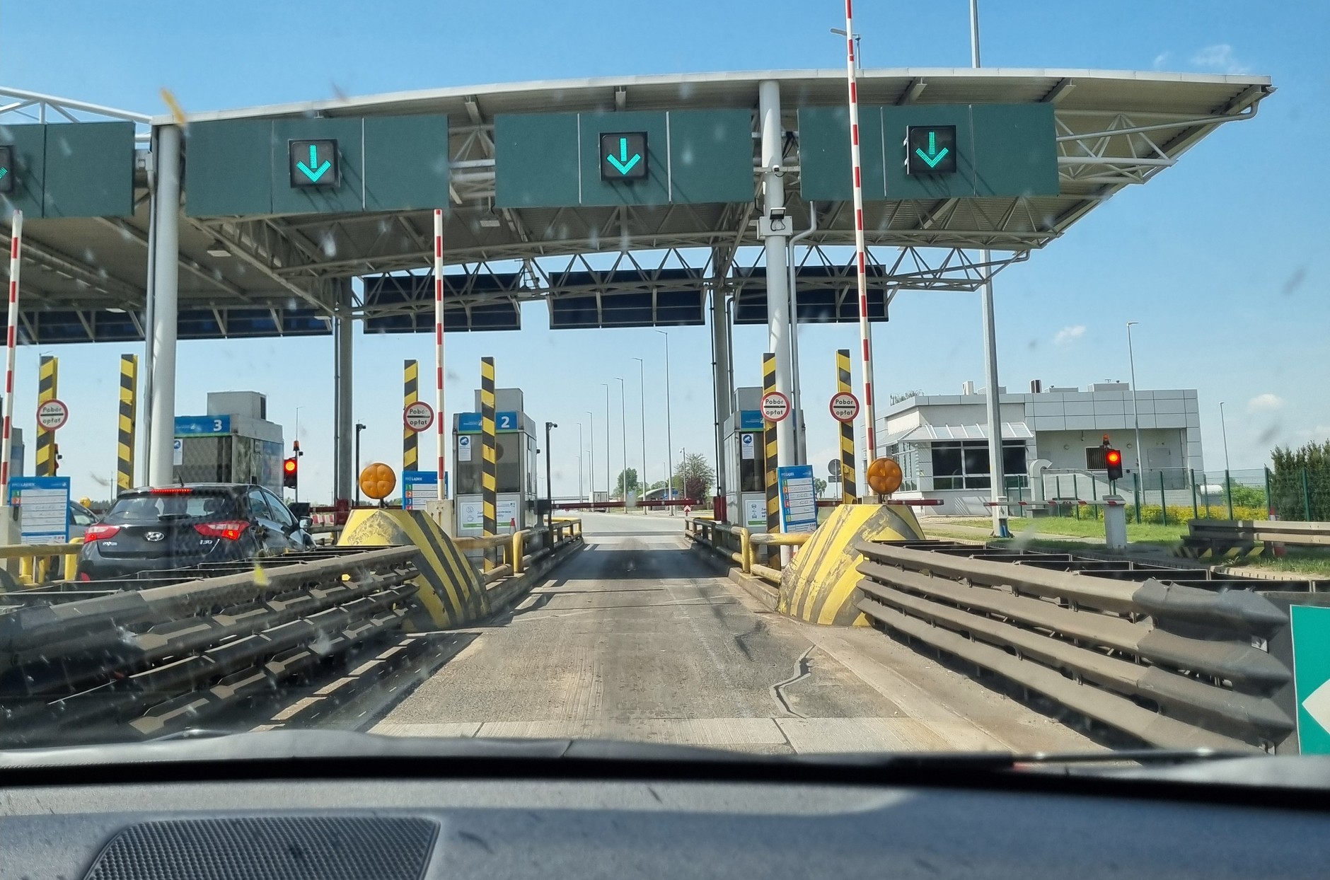 Bramki, pobór opłat na autostradzie A2