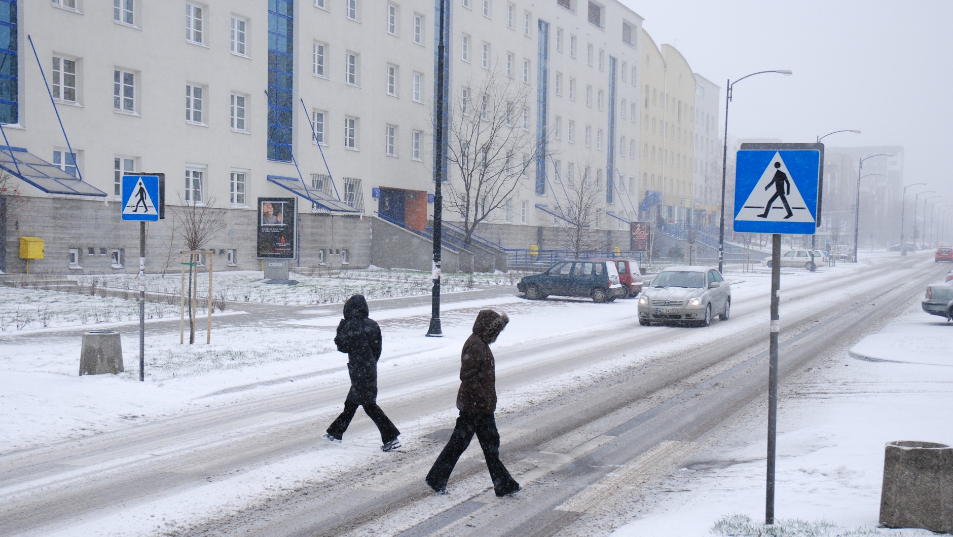 Przejście dla pieszych w mało ruchliwym miejscu