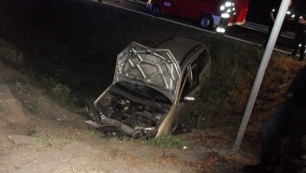 Pijana 16-latka z Pacanowa straciła panowanie nad autem i wjechała do rowu